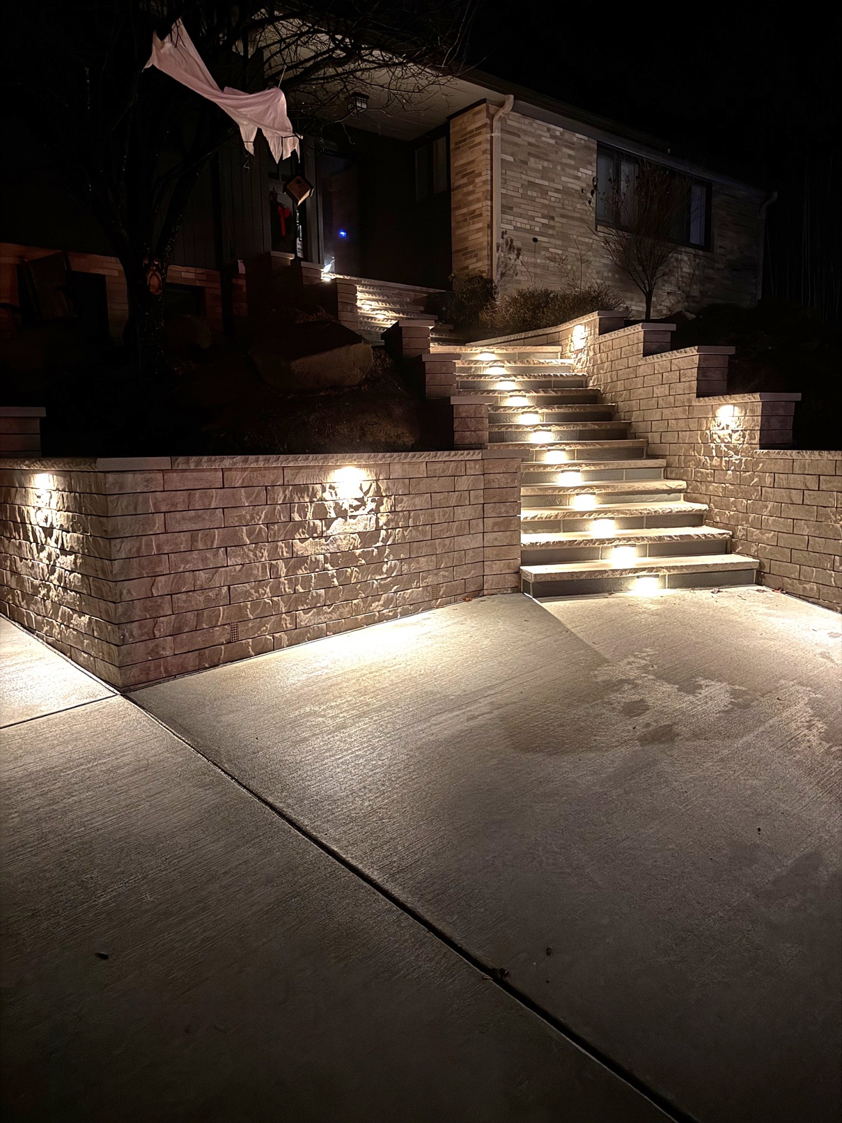 Tiered Retaining System